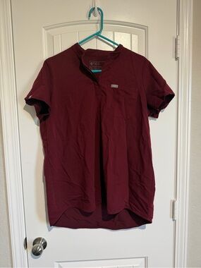 FIGS Short-Sleeve Henley Scrub Top in Burgundy